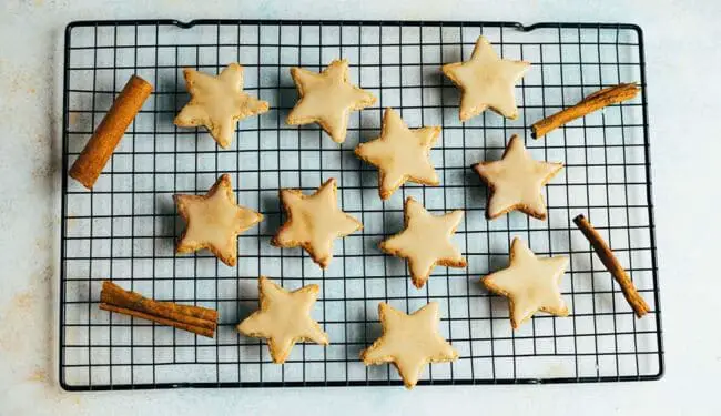 Cinnamon stars (vegan, gluten-free) - 6 ingredients