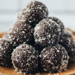 Chocolate Coconut Energy Balls (15 minutes!) Recipe