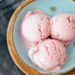 Vegan strawberry ice cream with aquafaba (without ice cream maker) recipe