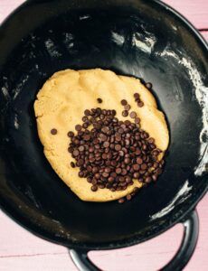 vVeganes Cookie Dough Eis mit Aquafaba (ohne Eismaschine) Rezept