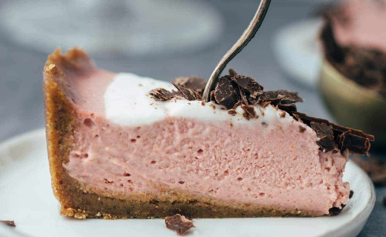 Vegan Strawberry (Raw) Cheesecake Recipe