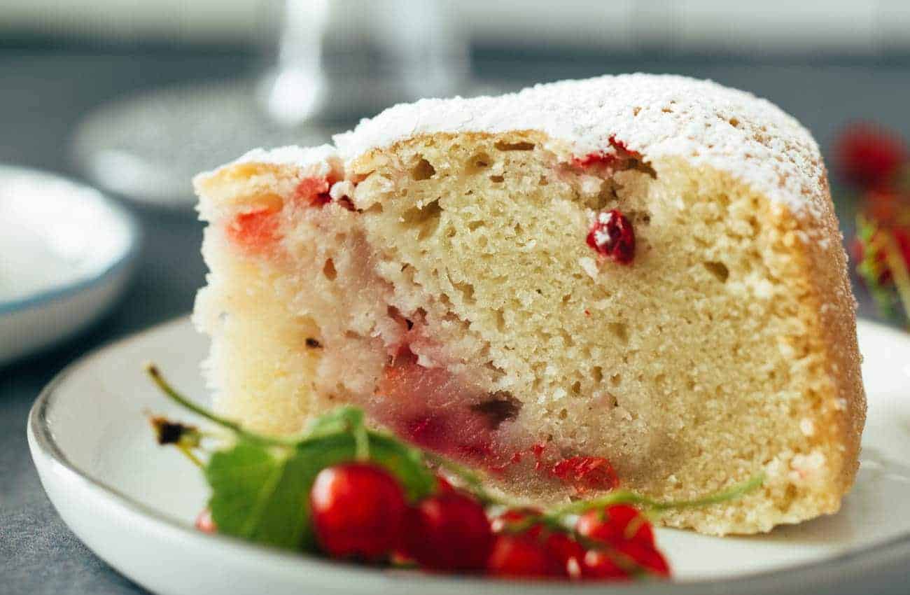 juicy vegan 1-bowl currant cake recipe