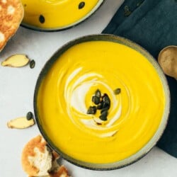 Pumpkin soup with ginger cream (15 minutes) recipe