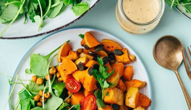 Salad with pumpkin, chickpeas and tahini dressing recipe