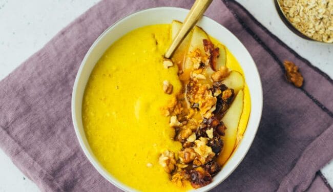 Porridge with turmeric