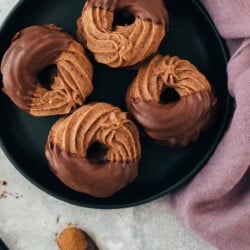 Vegan chocolate cinnamon curls