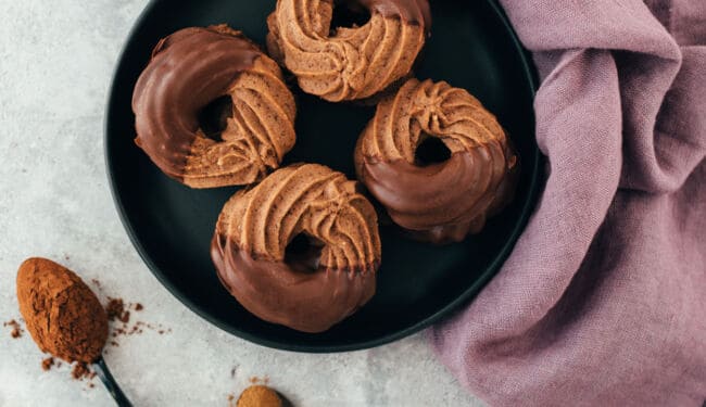 Vegan chocolate cinnamon curls