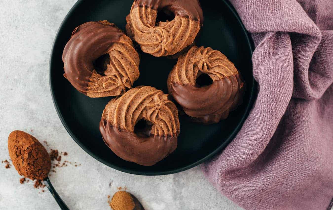 Vegan chocolate cinnamon curls