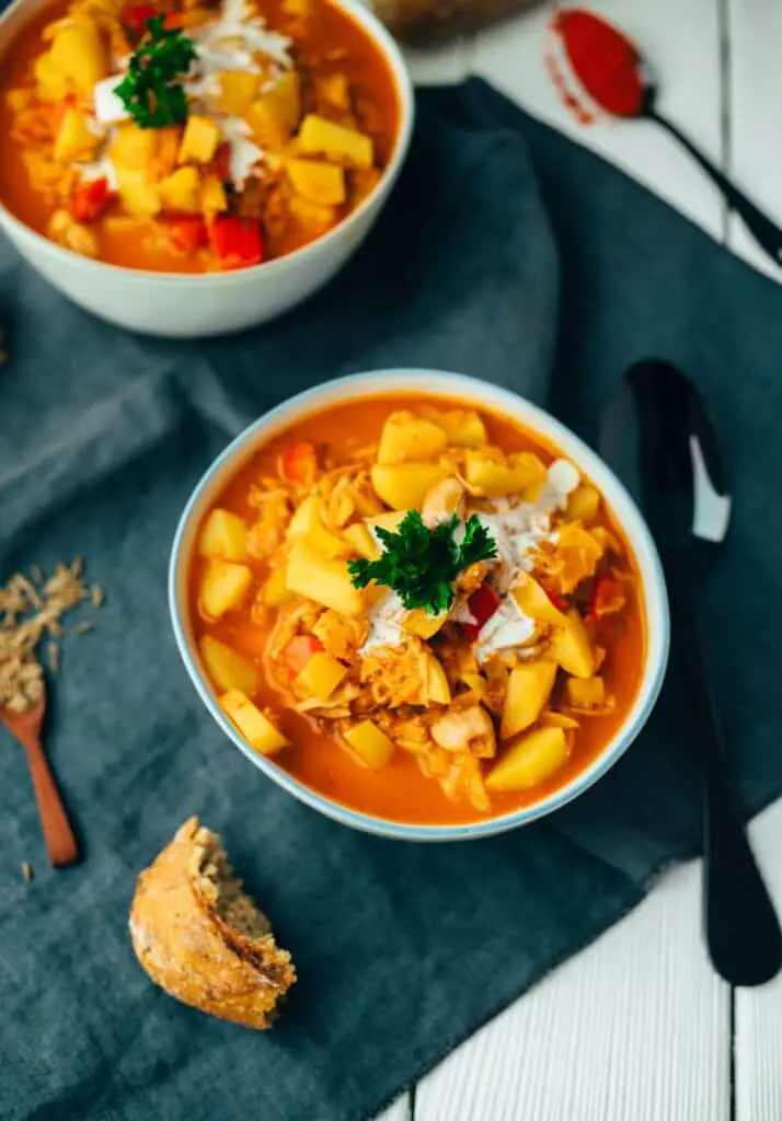 Vegan goulash with jackfruit — VEGANE VIBES