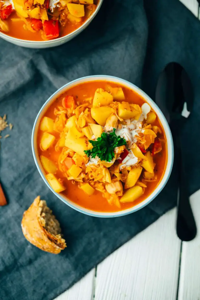 Vegan goulash with jackfruit — VEGANE VIBES