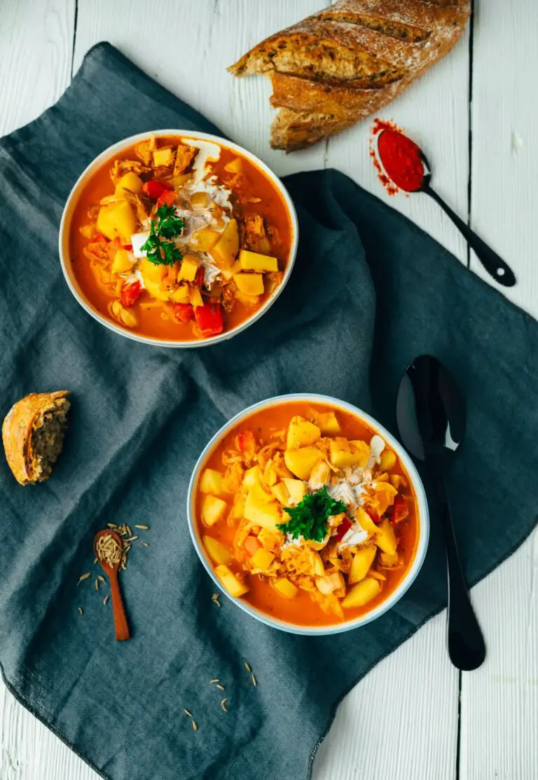 Vegan goulash with jackfruit — VEGANE VIBES