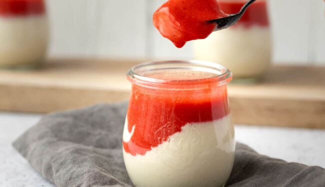 vegan panna cotta with strawberry sauce (5 ingredients) recipe