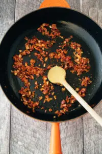 Auberginen-Tomaten Pfanne mit Kichererbsen