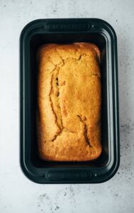 Einfacher Rührkuchen mit Chocolate Chips