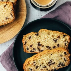 Simple sponge cake with chocolate chips