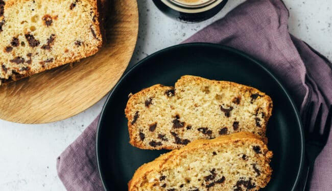 Simple sponge cake with chocolate chips