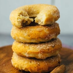 Vegan donuts with cinnamon sugar (30 minutes)