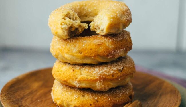 Vegan donuts with cinnamon sugar (30 minutes)