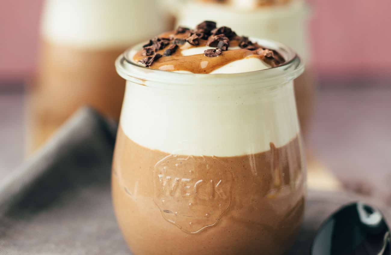 The ultimate vegan chocolate dessert (3 ingredients)