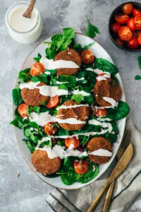 Falafel Patties mit schwarzen Bohnen und Quinoa (gf)