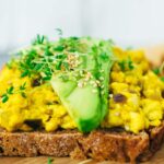 Classic vegan scrambled eggs with silken tofu (15 minutes)