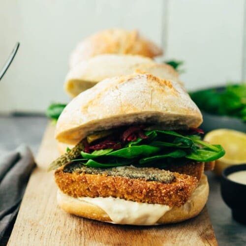 Vegan fish burger with cashew remoulade