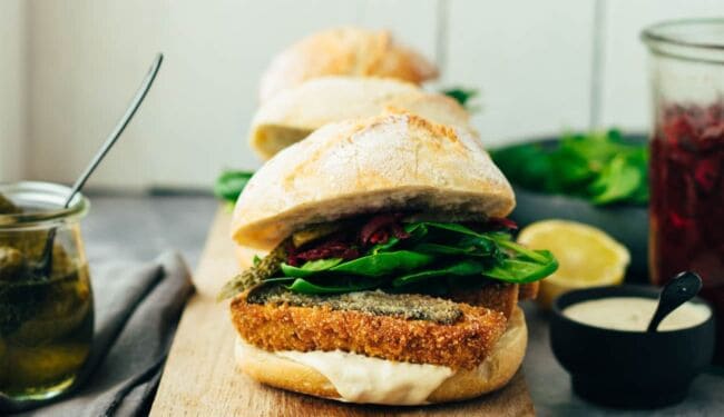 Vegan fish burger with cashew remoulade