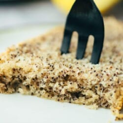 Vegan poppy seed lemon cake