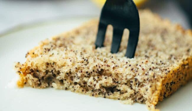 Vegan poppy seed lemon cake