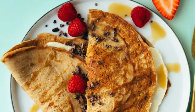 Buckwheat pancakes with cashew cream (gf)