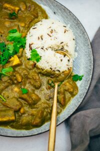 Einfaches Spinat Curry Palak Paneer (30 Minuten)