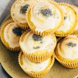 Poppy seed lemon muffins (35 minutes)