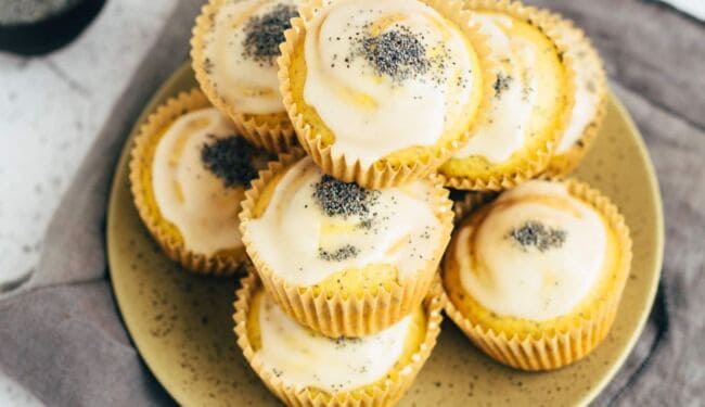Poppy seed lemon muffins (35 minutes)