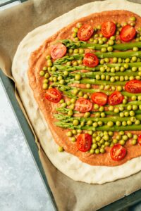 Pizza mit Ricotta und gruenem Spargel vegan Rezept 5 - vegane Rezepte