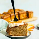 Simple sponge cake with peaches