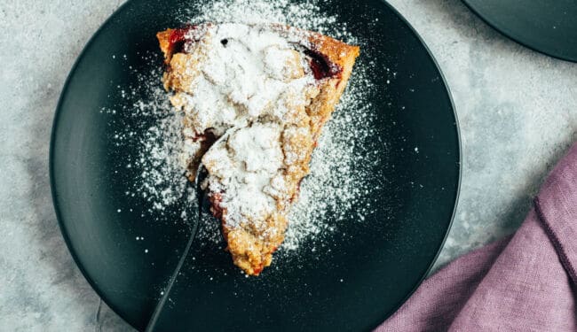 Vegan Zwetschgendatschi (plum cake)