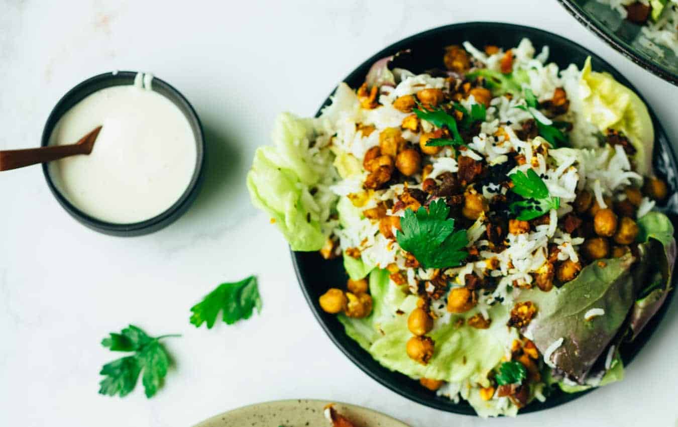 Oriental salad with apricots & chickpeas