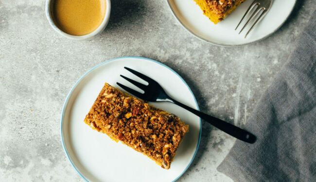 Pumpkin pie with nut crumble