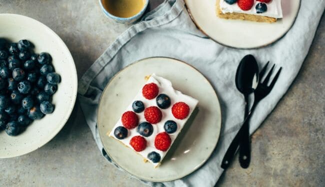 Juicy banana cake with cream