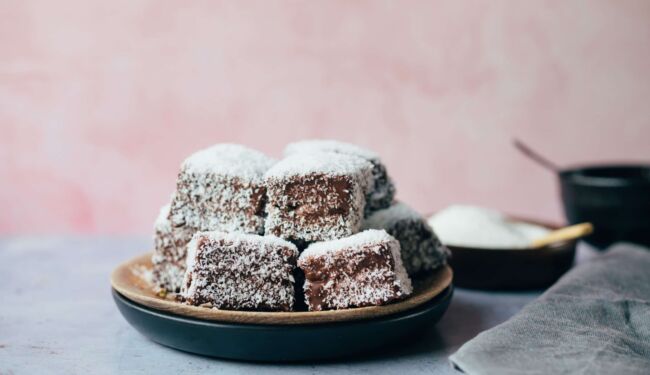 Lamingtons (vegan)