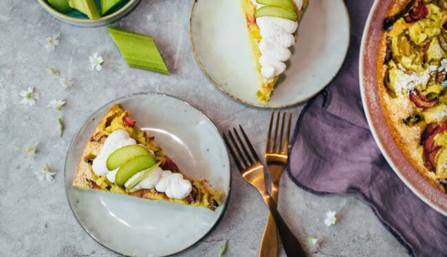 Simple rhubarb cake (vegan)