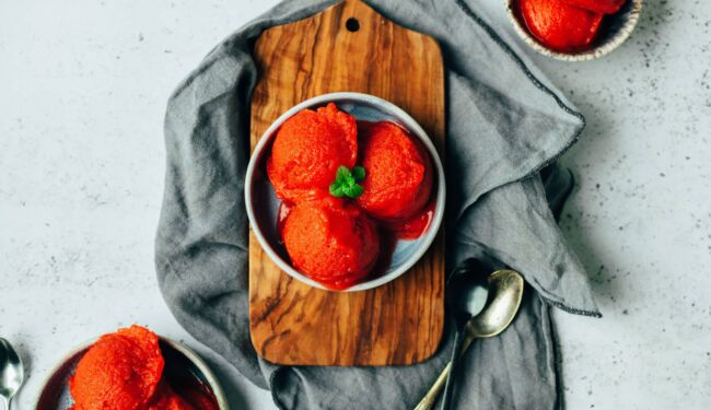 Strawberry sorbet (vegan)