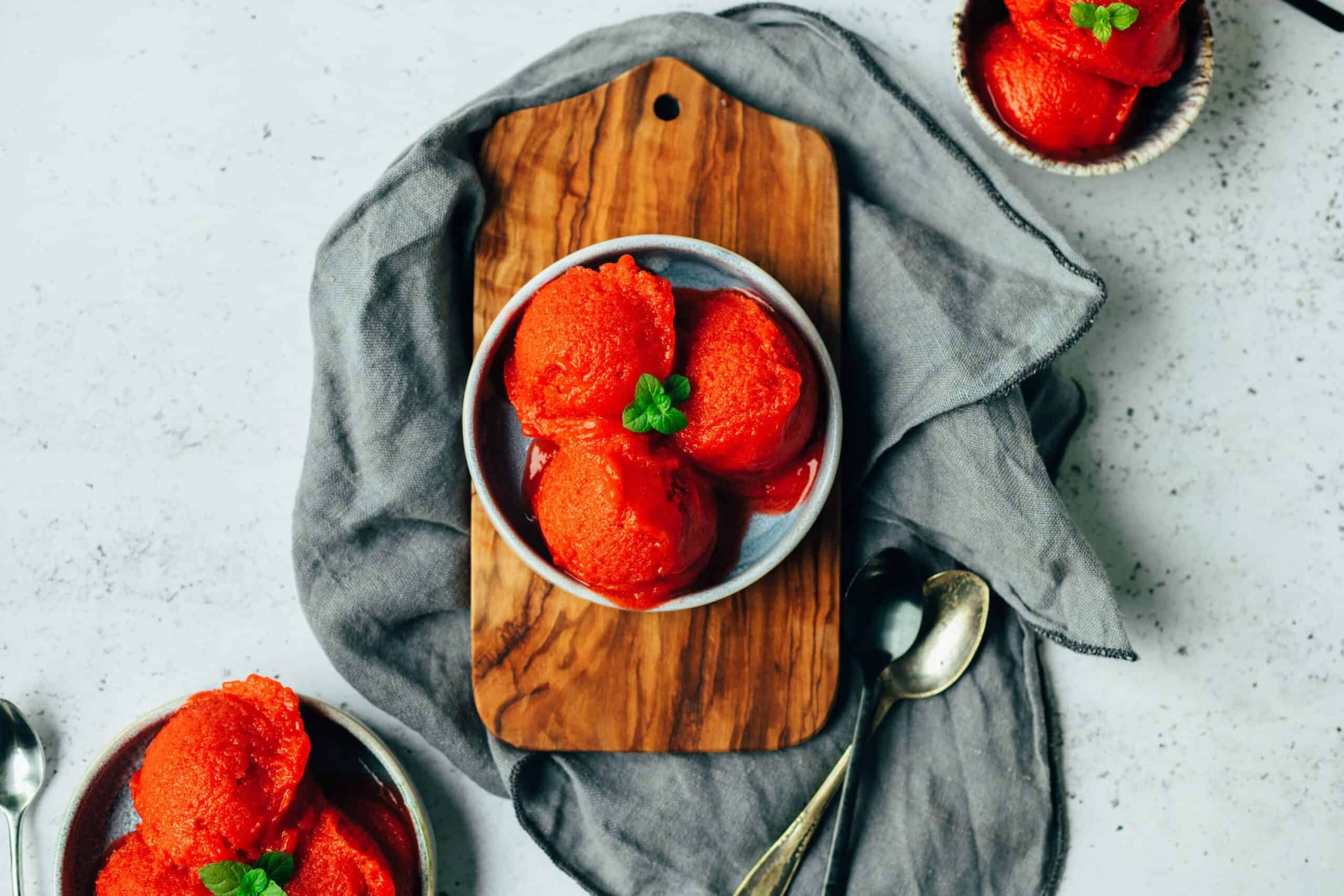 Strawberry sorbet (vegan)