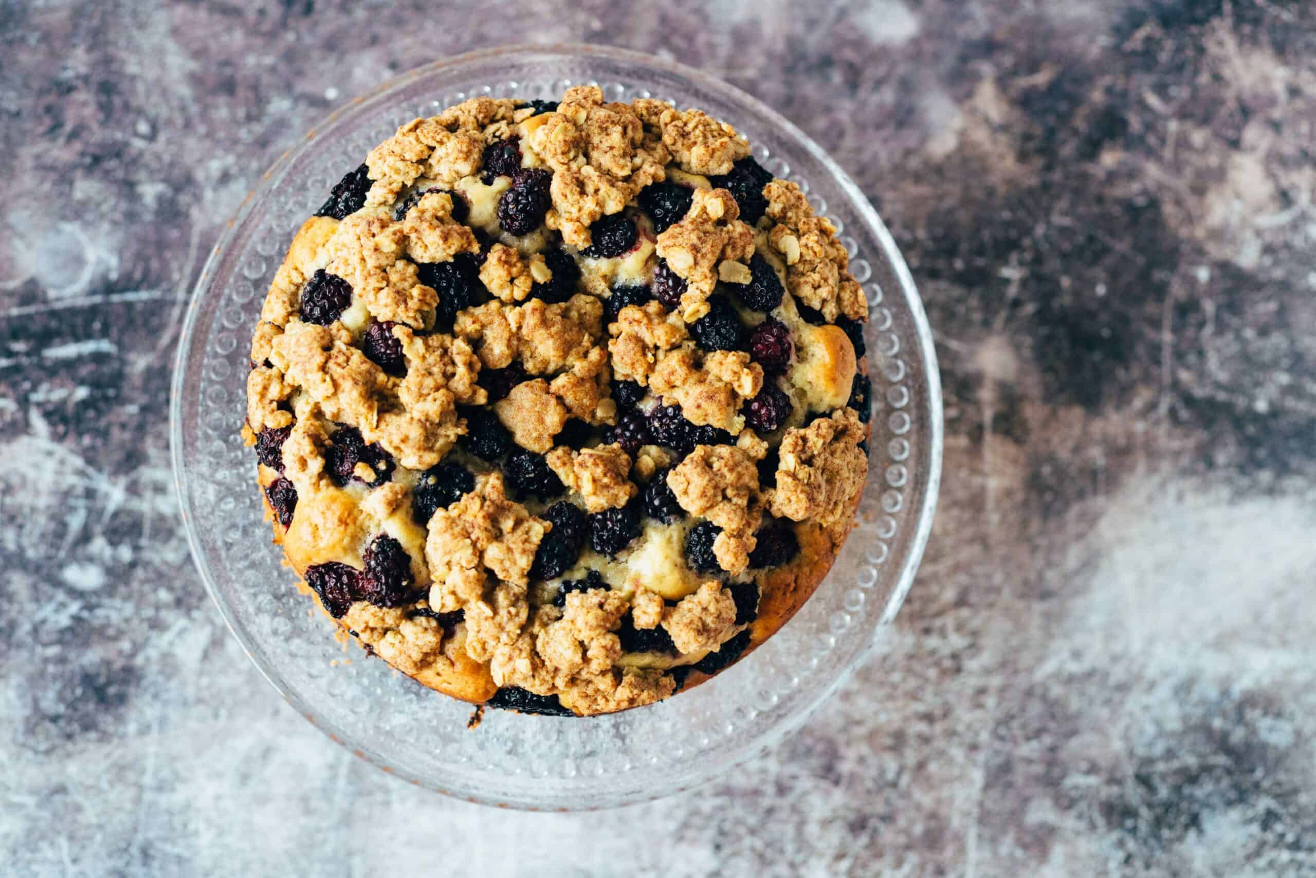 Blackberry crumble cake