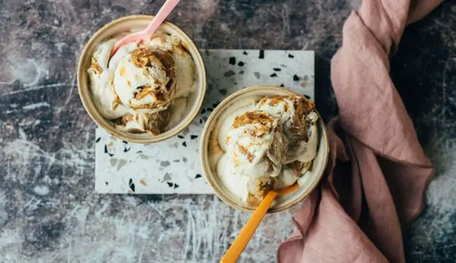 Salted Caramel ice cream (with and without ice cream maker)