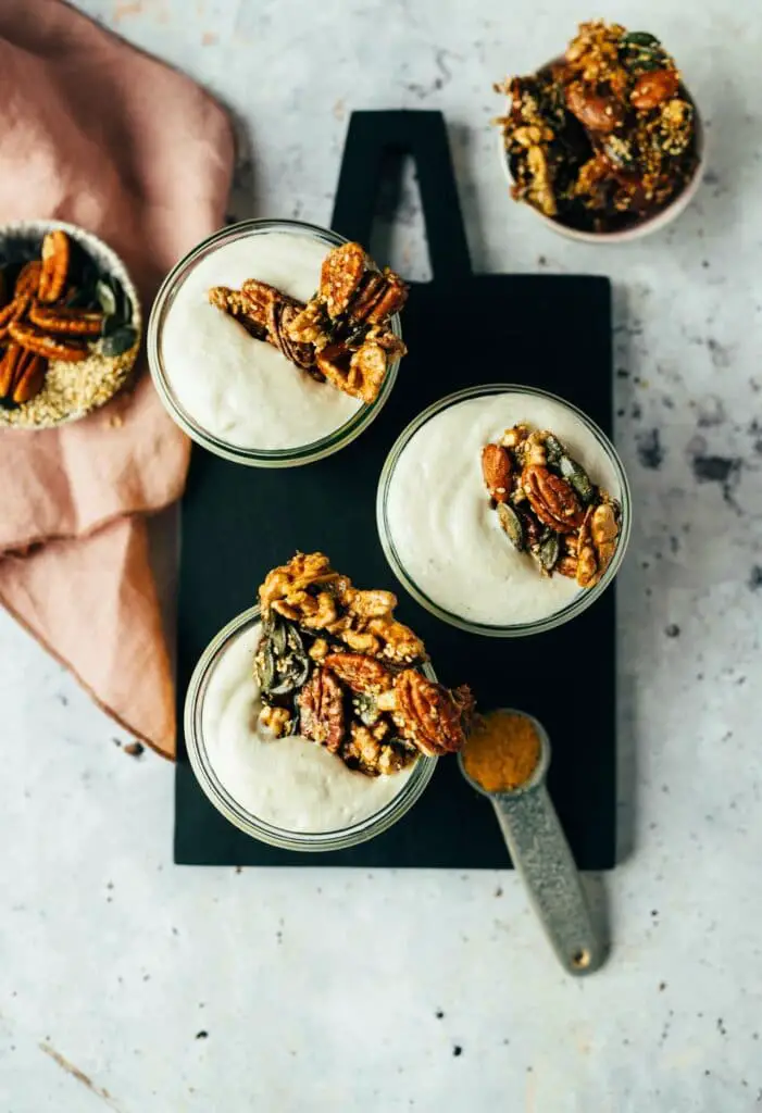 Pumpkin mousse with nut brittle (vegan)