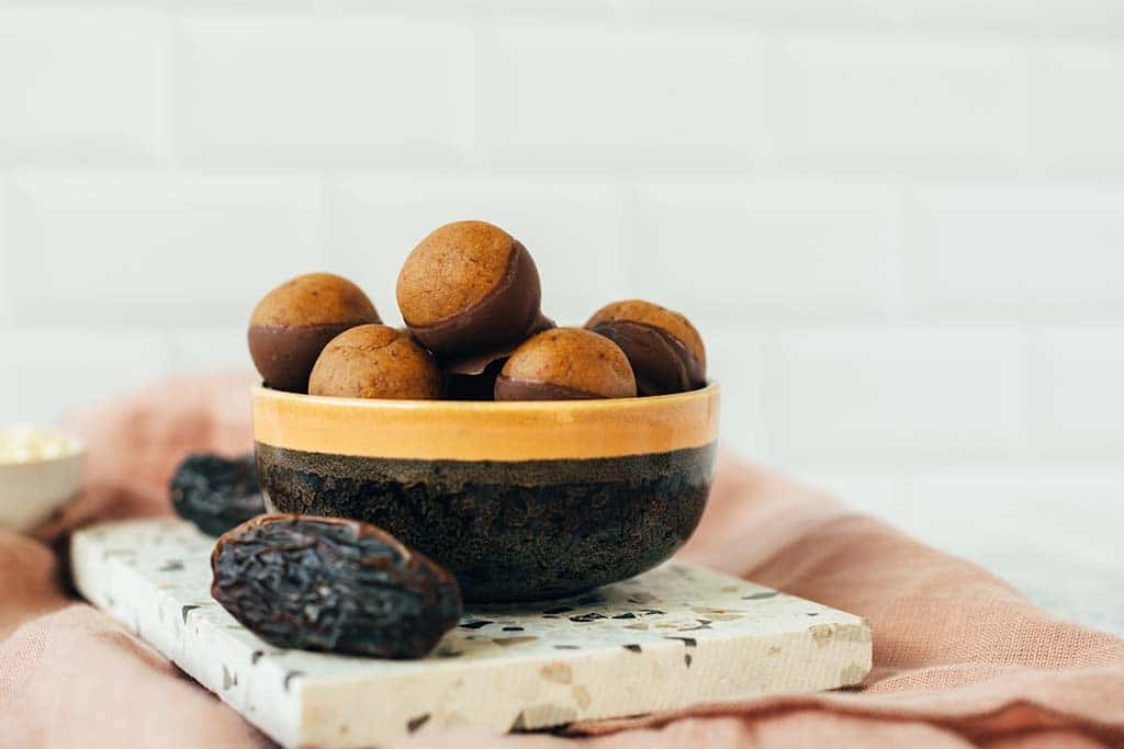 Healthy caramel candies (3 ingredients)