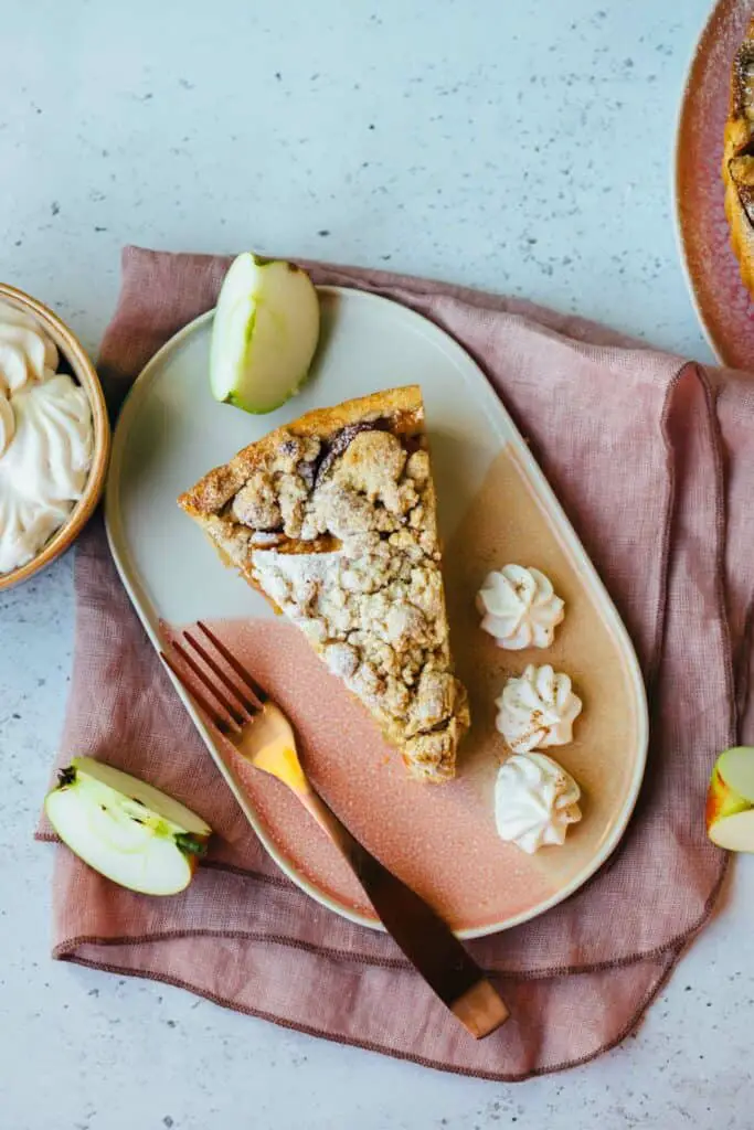 Classic vegan apple pie grandma's style