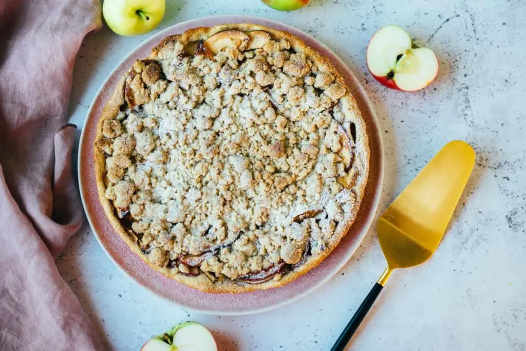 Classic vegan apple pie grandma's style