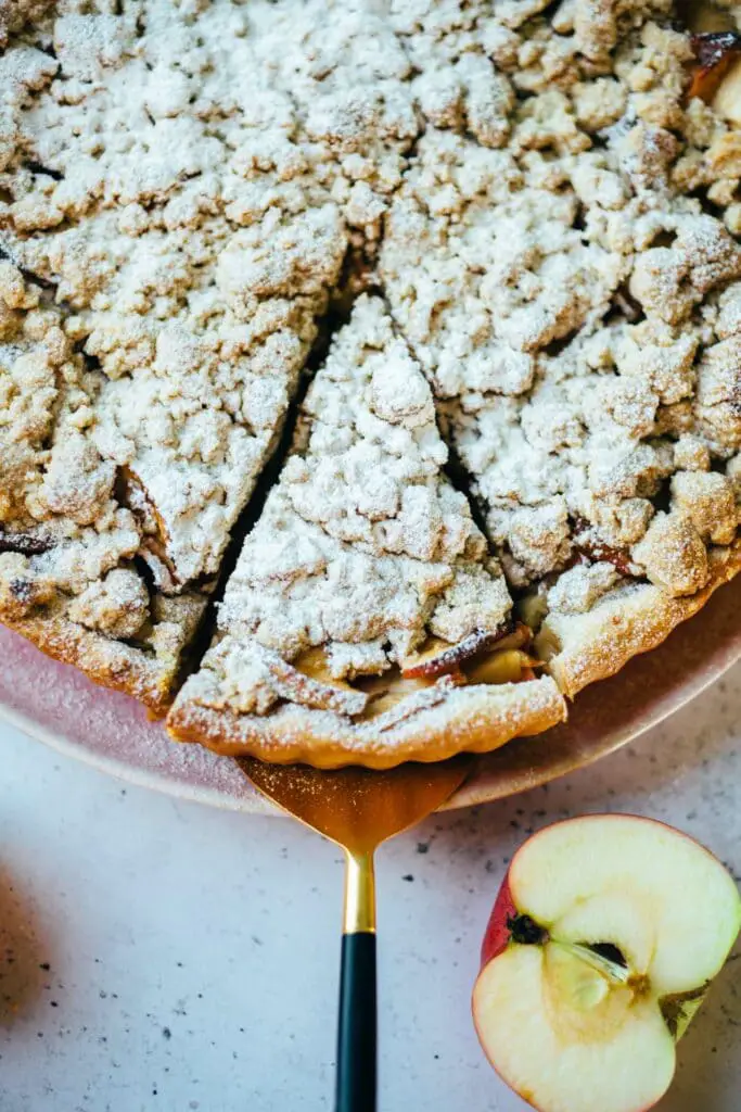 Classic vegan apple pie grandma's style  